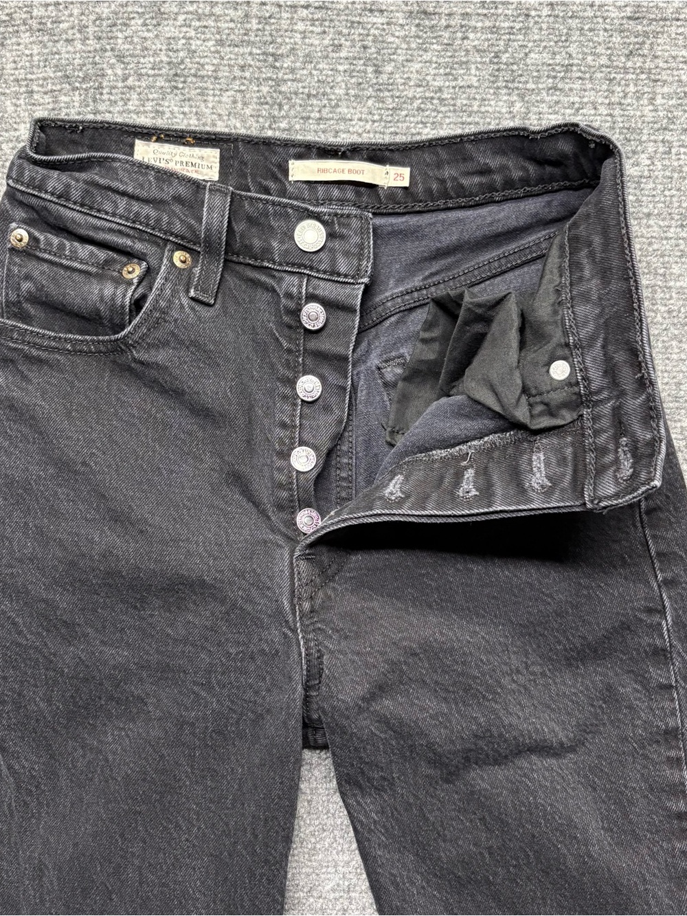 Levis Premium Jeans Womens 25x33 Black Ribcage Boot Button Fly Big E - Picture 4 of 16